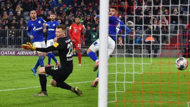 沙尔克遭遇困境，客场惨败无缘胜利